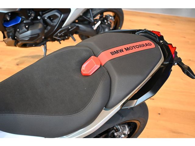 bmw - r-1300-rs
