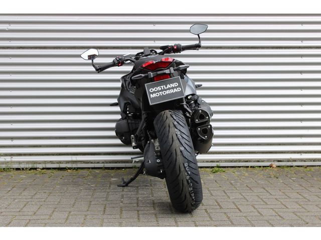 bmw - r-1300-r