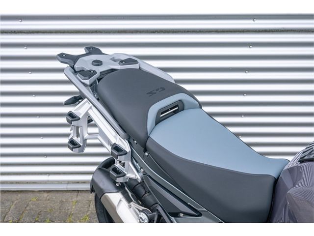 bmw - r-1300-gs-adventure