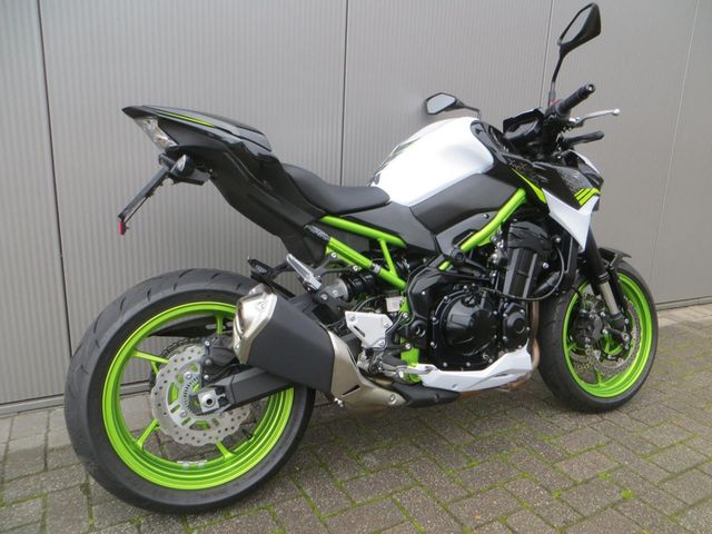 kawasaki - z900