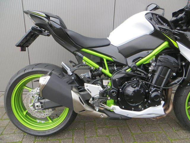 kawasaki - z900
