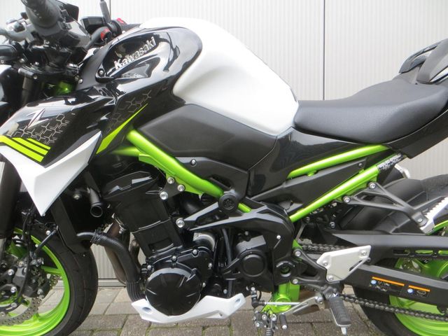 kawasaki - z900