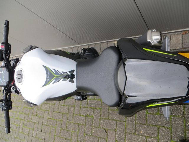 kawasaki - z900
