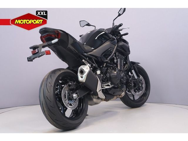 kawasaki - z900