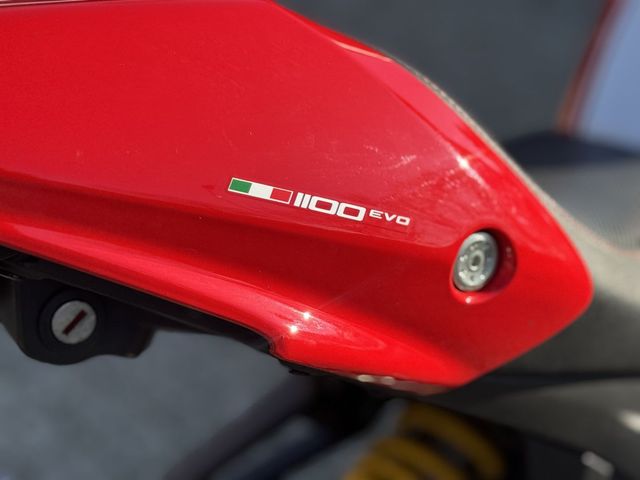 ducati - m-1100-evo