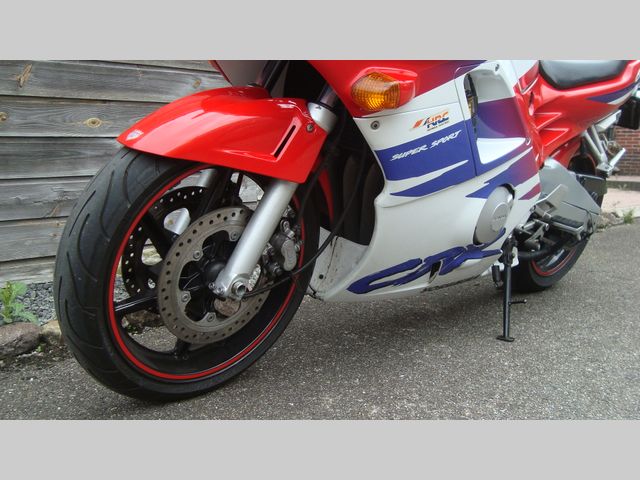honda - cbr-600-f