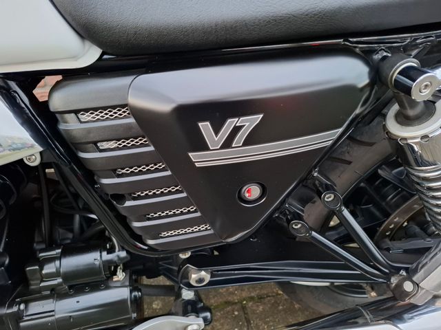 moto-guzzi - v-7-ii-stone