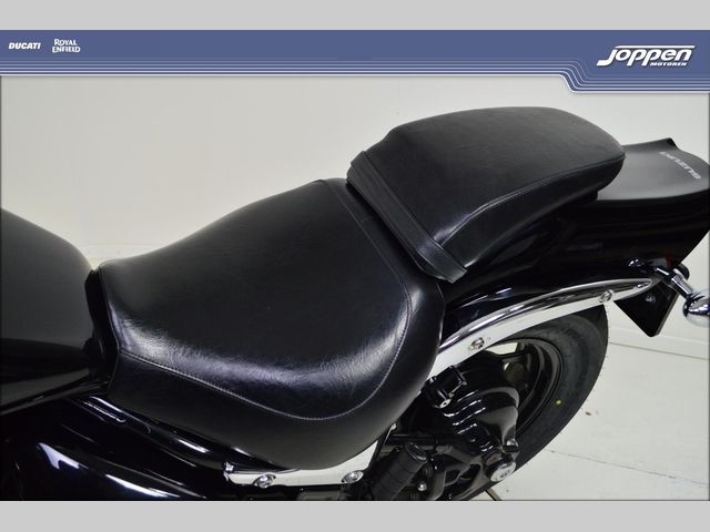 suzuki - new-intruder-m-800