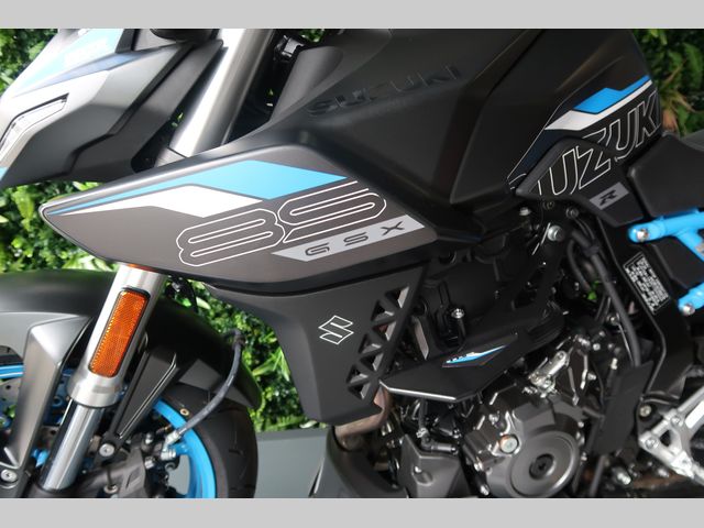 suzuki - gsx-8s