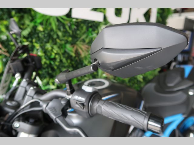 suzuki - gsx-8s