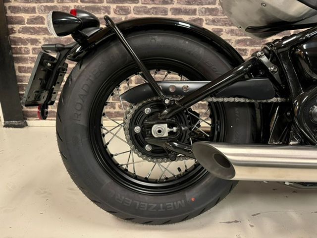 triumph - bonneville-bobber