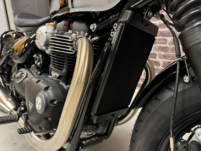 triumph - bonneville-bobber