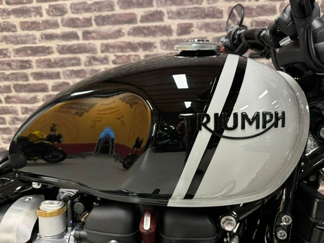 triumph - bonneville-bobber