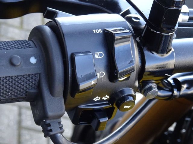 yamaha - xsr-900-abs