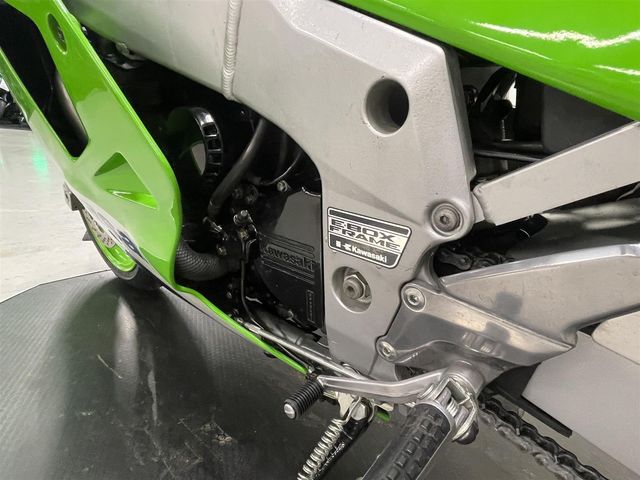 kawasaki - zxr-750