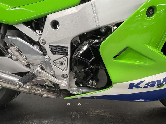 kawasaki - zxr-750