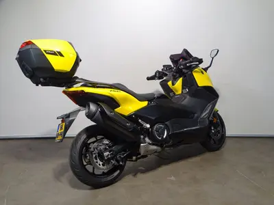 YAMAHA TMAX 560 – foto 3