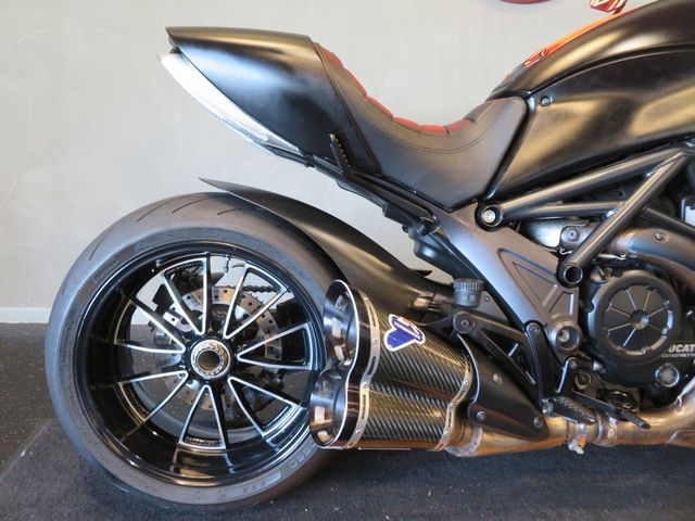 ducati - xdiavel-black-star