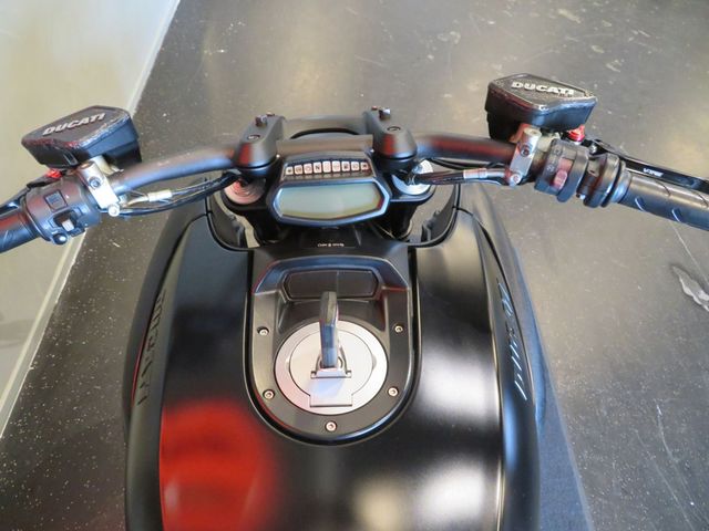 ducati - xdiavel-black-star