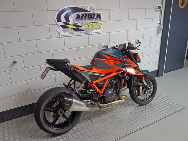 ktm - 1290-super-duke-r
