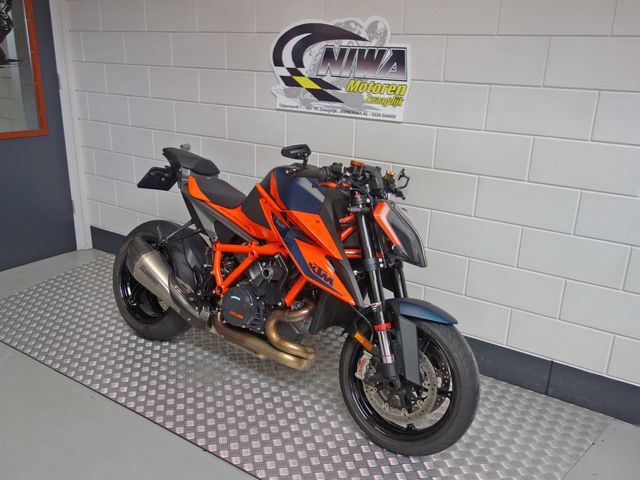 ktm - 1290-super-duke-r