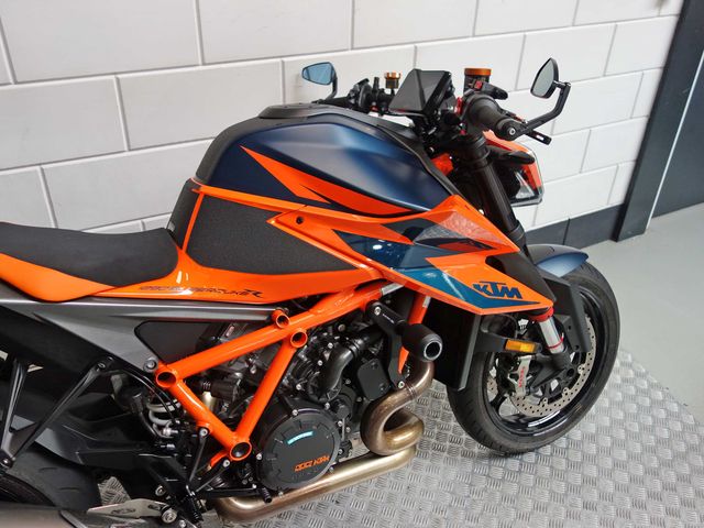 ktm - 1290-super-duke-r