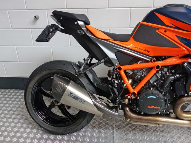 ktm - 1290-super-duke-r