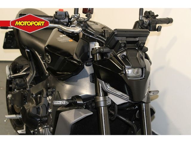 yamaha - mt-09-y-amt