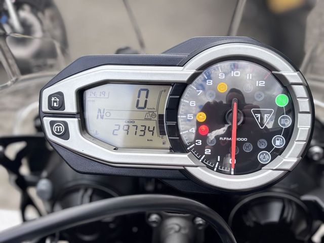 triumph - tiger-800-xca