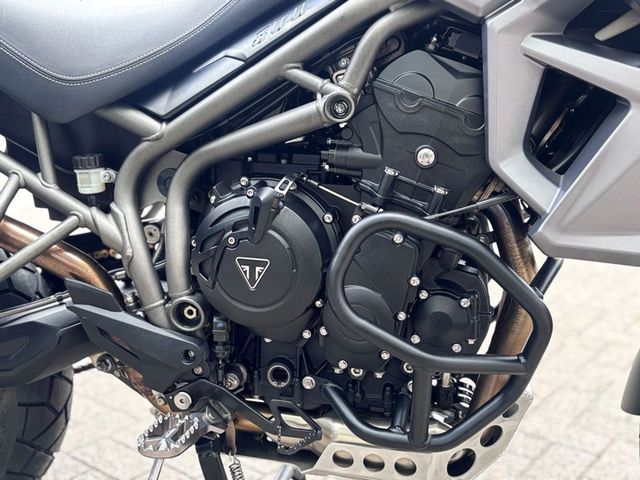 triumph - tiger-800-xca