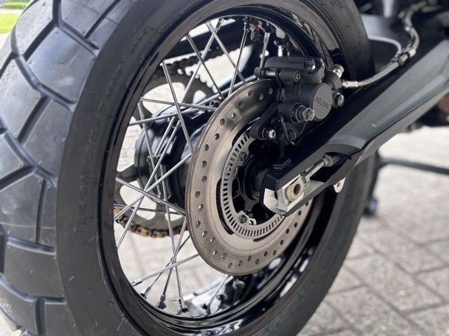 triumph - tiger-800-xca