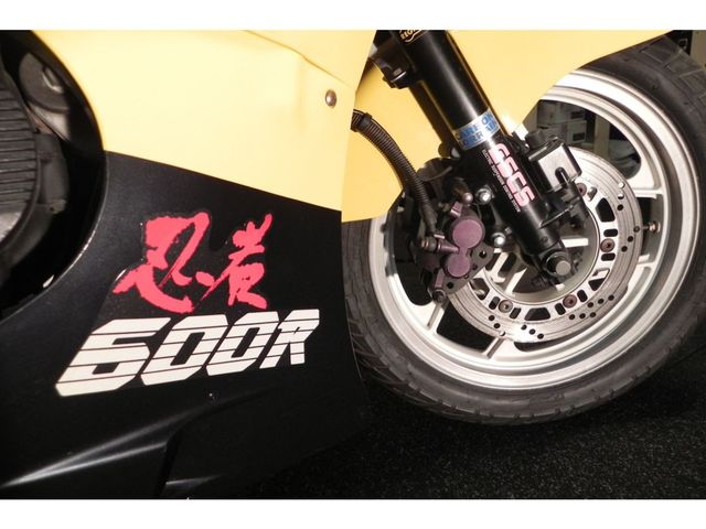 kawasaki - gpx-600-r