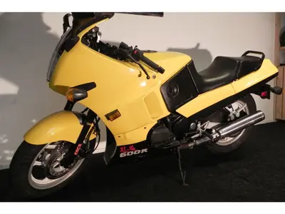 KAWASAKI GPX 600 R – foto 4
