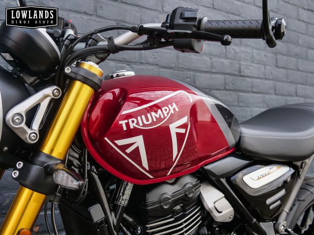 triumph - speed-400