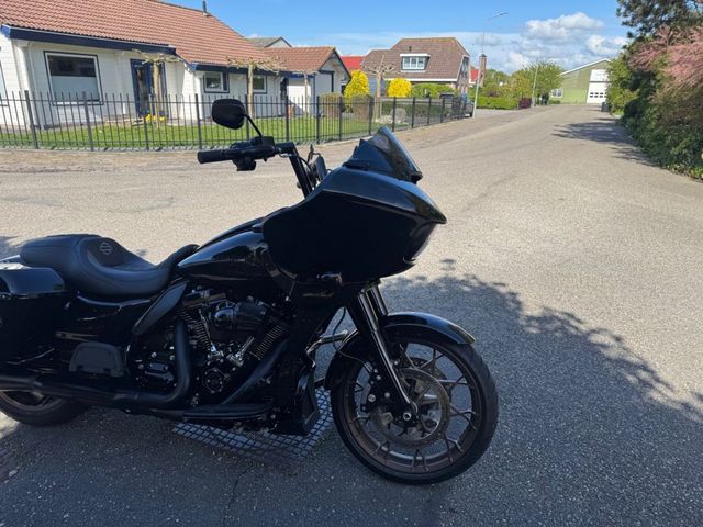 harley-davidson - road-glide-st