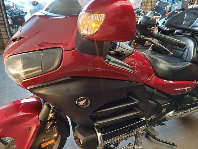 honda - gl-1800-goldwing-abs