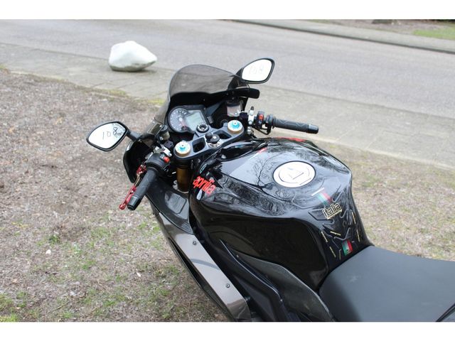 aprilia - rsv-4-factory