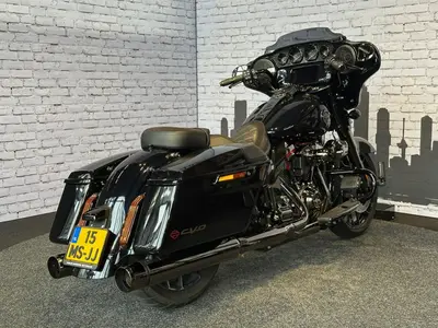 HARLEY-DAVIDSON STREET GLIDE FLHXI – foto 3