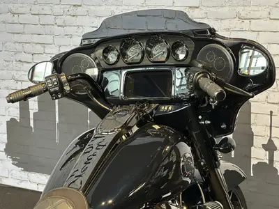 HARLEY-DAVIDSON STREET GLIDE FLHXI – foto 4
