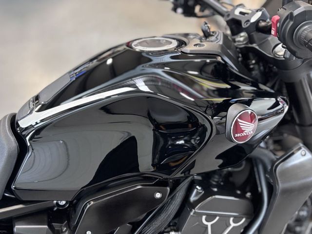 honda - cb-1000-r-black-edition
