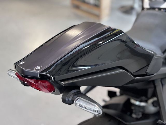 honda - cb-1000-r-black-edition