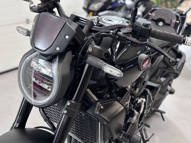 honda - cb-1000-r-black-edition
