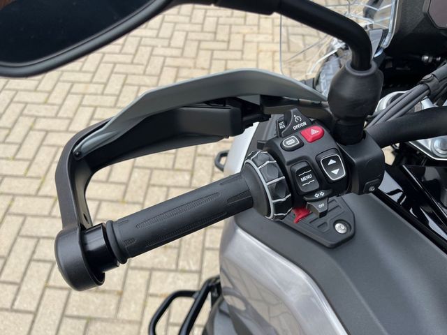 bmw - r-1300-gs-adventure