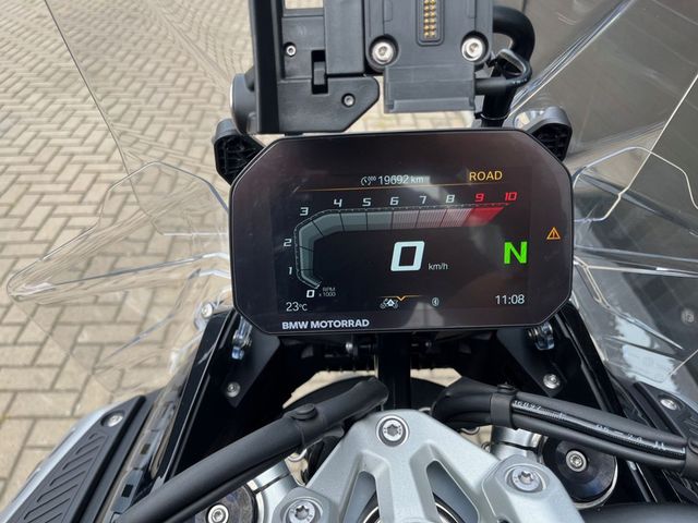 bmw - r-1300-gs-adventure