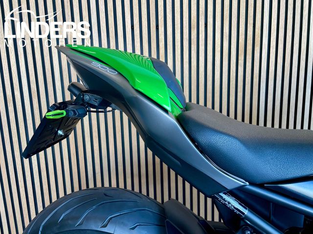 kawasaki - z900