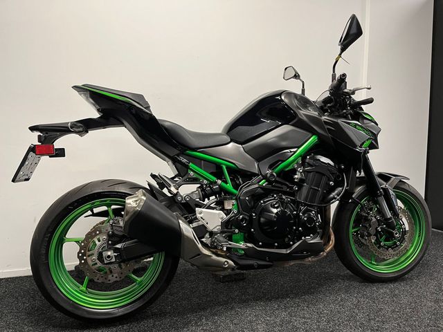 kawasaki - z900
