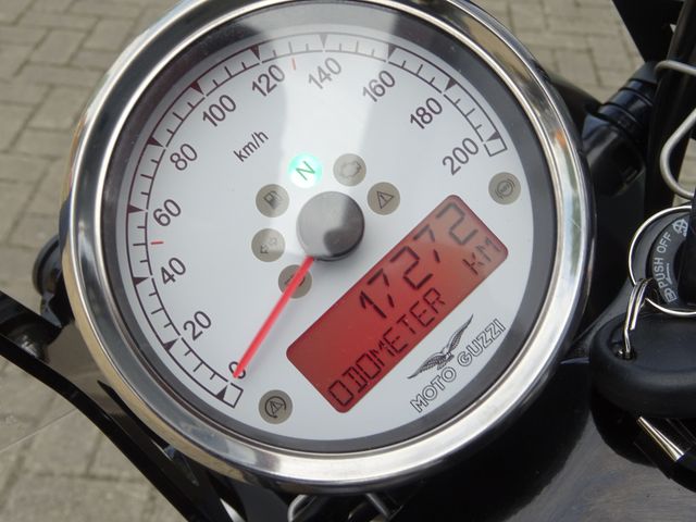 moto-guzzi - v-9-roamer