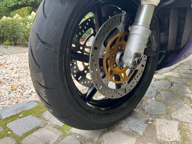 honda - cbr-900-rr-fireblade
