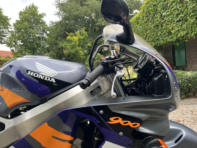 honda - cbr-900-rr-fireblade