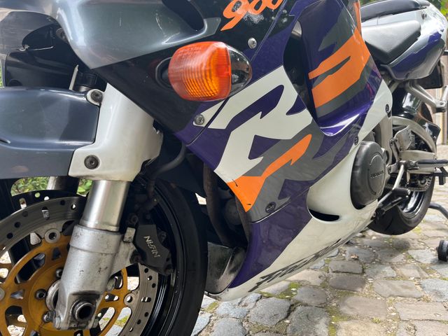 honda - cbr-900-rr-fireblade